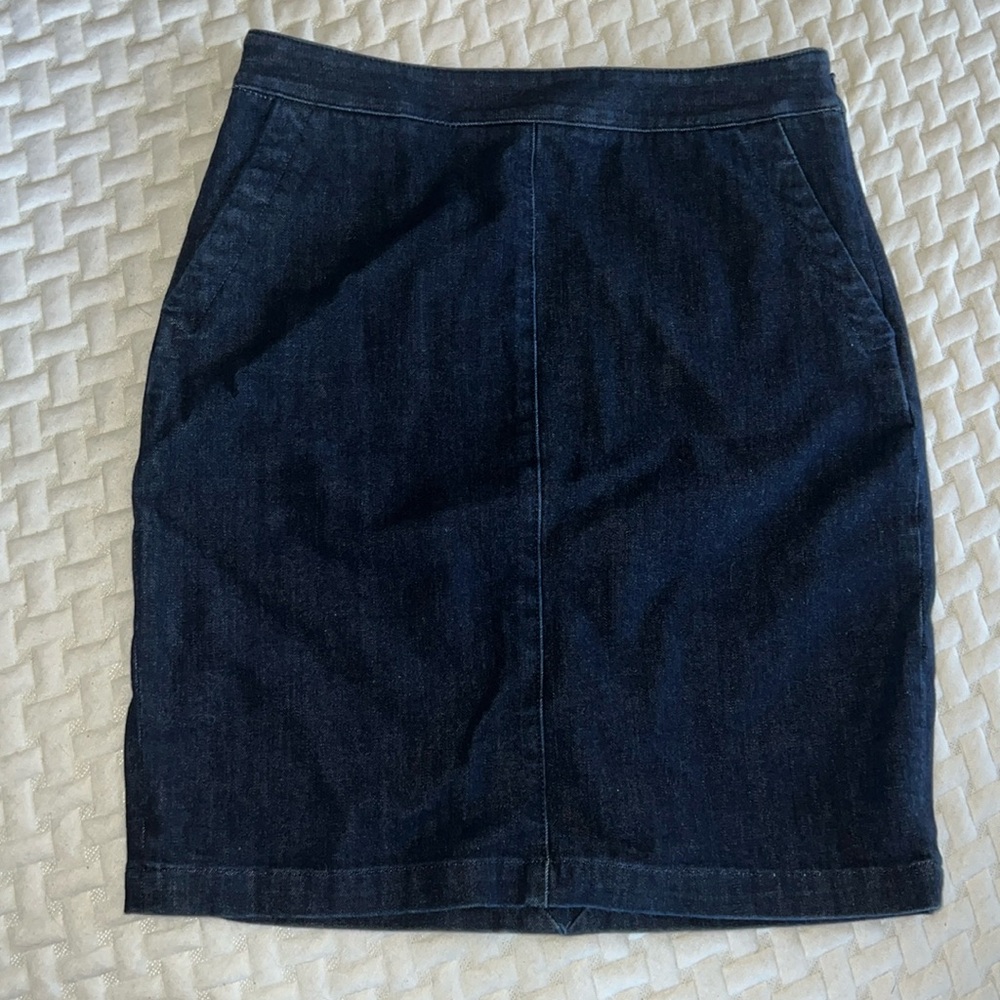 Banana Republic Navy Jean Skirt, size 8